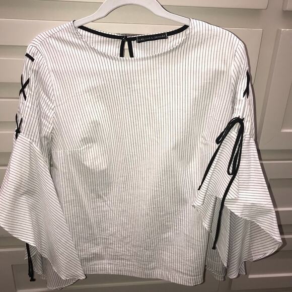 Harlowe & Graham Lace-Up Bell Sleeve Blouse Small - Picture 3 of 3